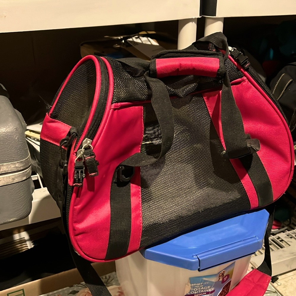 Hot pink pet carrier